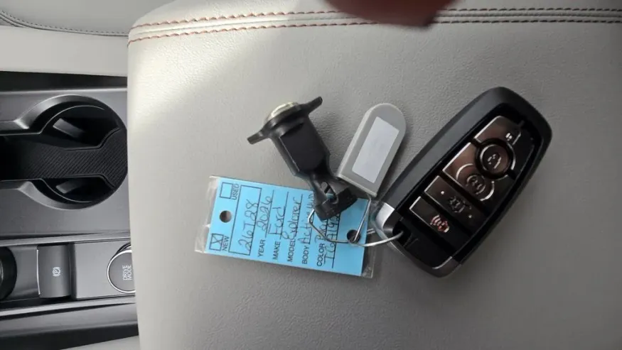 2026 Ford Explorer | Photo 25 of 32