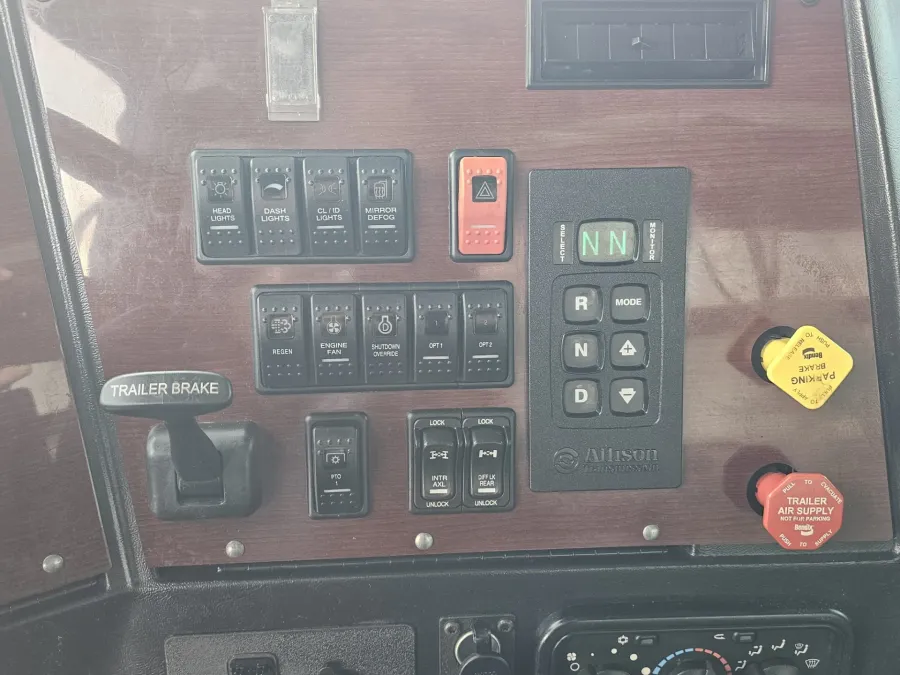 2022 Western Star 4700SB | Photo 11 of 13