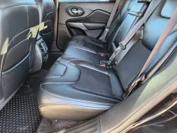 2019 Jeep Cherokee Latitude Plus | Thumbnail Photo 10 of 29