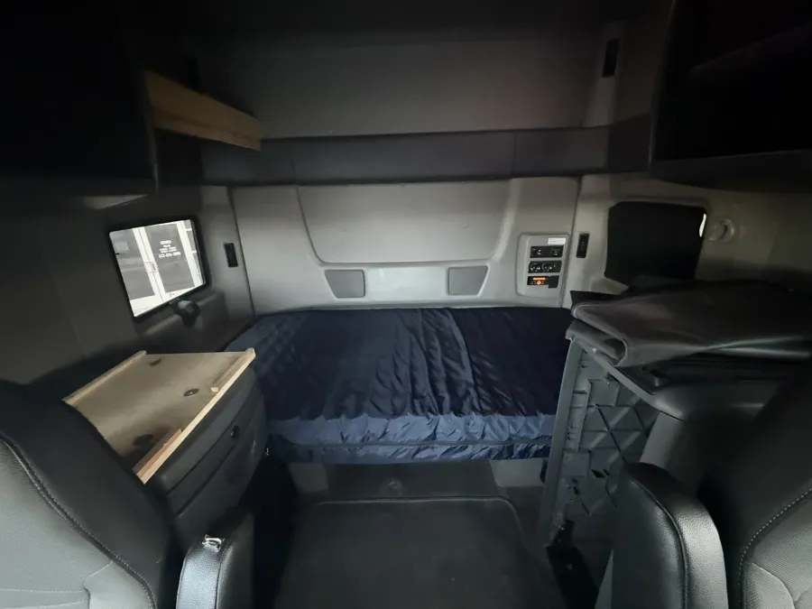 2019 International LT625 | Photo 14 of 15