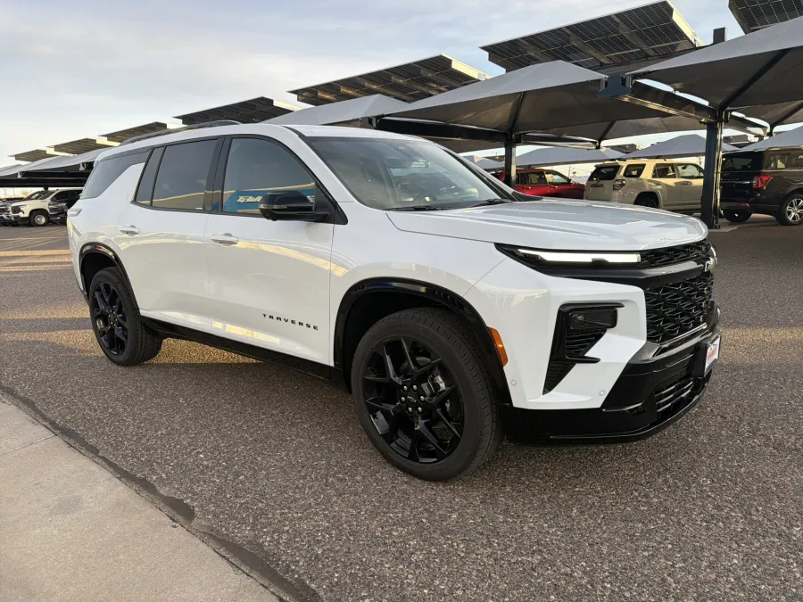 2026 Chevrolet Traverse AWD RS | Photo 6 of 23