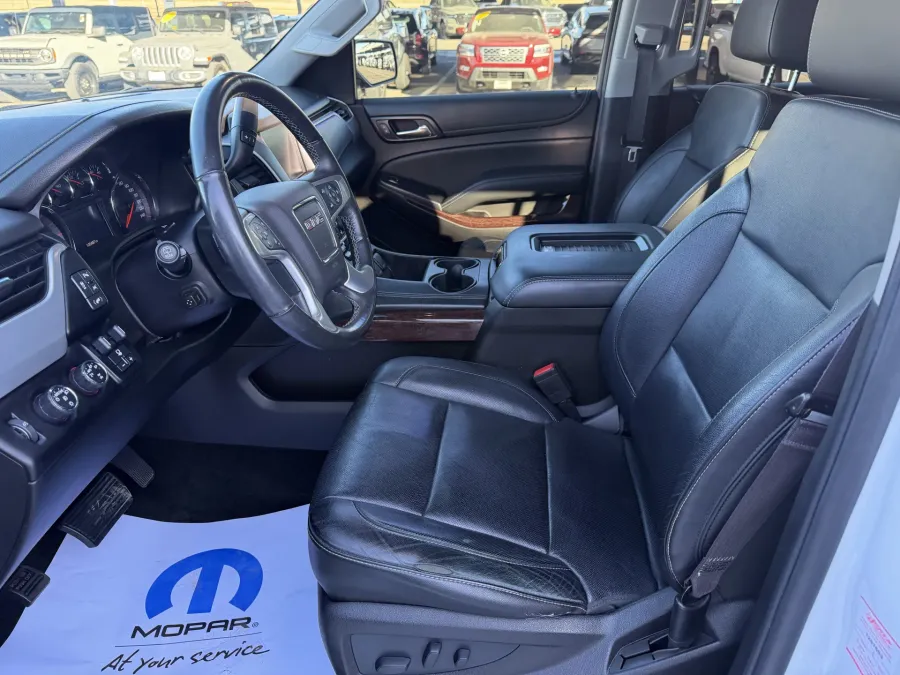 2016 GMC Yukon XL SLT | Photo 16 of 21