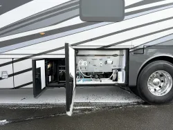 2023 Newmar Ventana 4326 | Thumbnail Photo 33 of 34