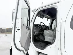 2011 Freightliner M2 112 | Thumbnail Photo 4 of 22
