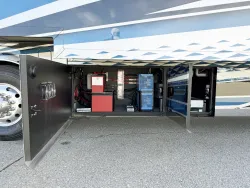 2027 Newmar Essex 4595 | Thumbnail Photo 32 of 31