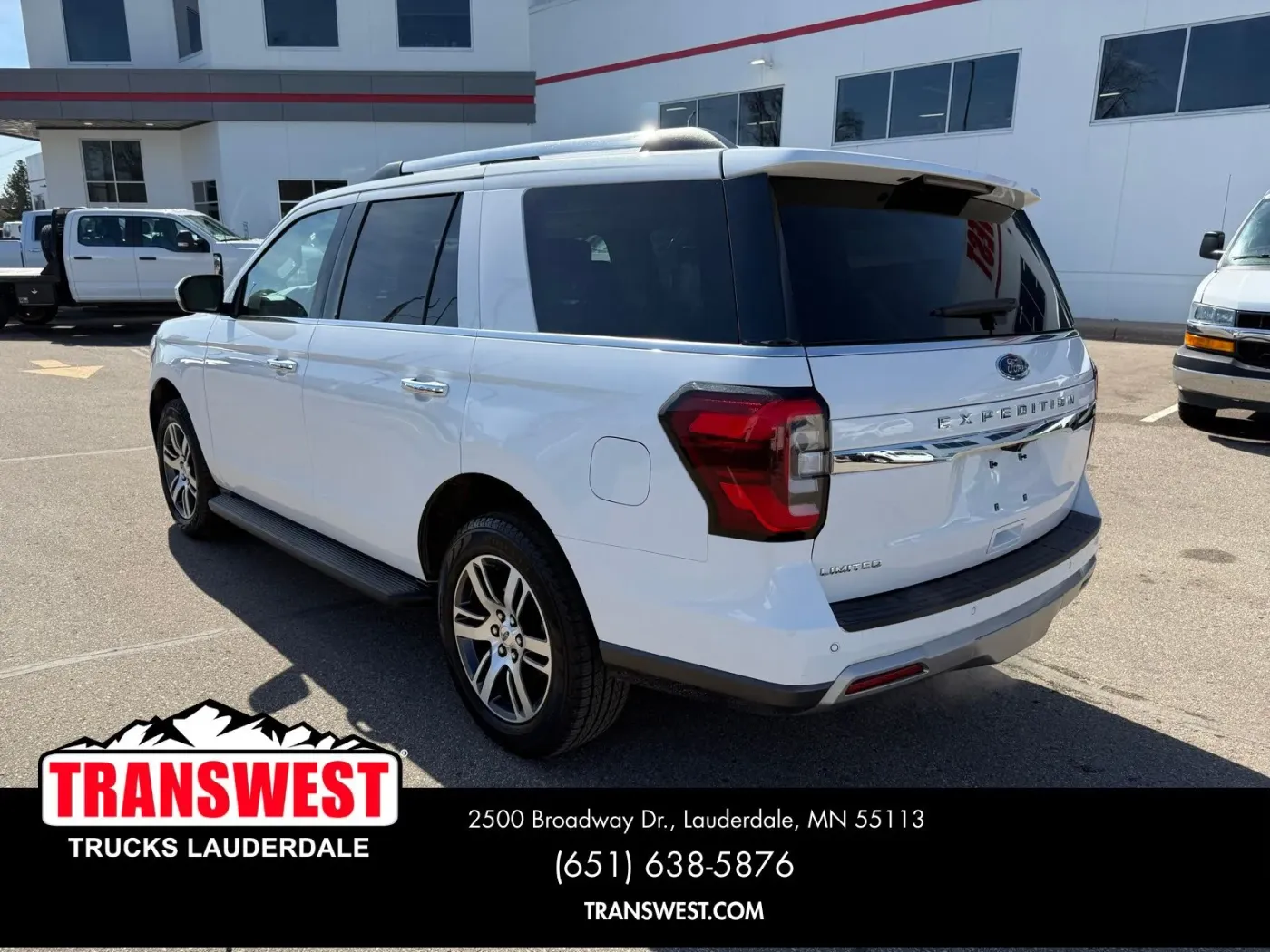 2024 Ford Expedition Limited | Photo 2 of 22