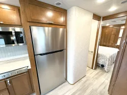 2022 Renegade Valencia 38RB | Thumbnail Photo 12 of 31