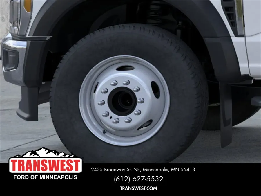 2025 Ford Super Duty F-600 | Photo 19 of 22