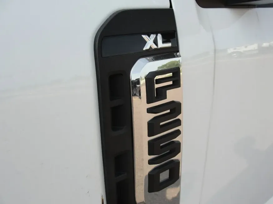2026 Ford Super Duty F-250 XL | Photo 5 of 13