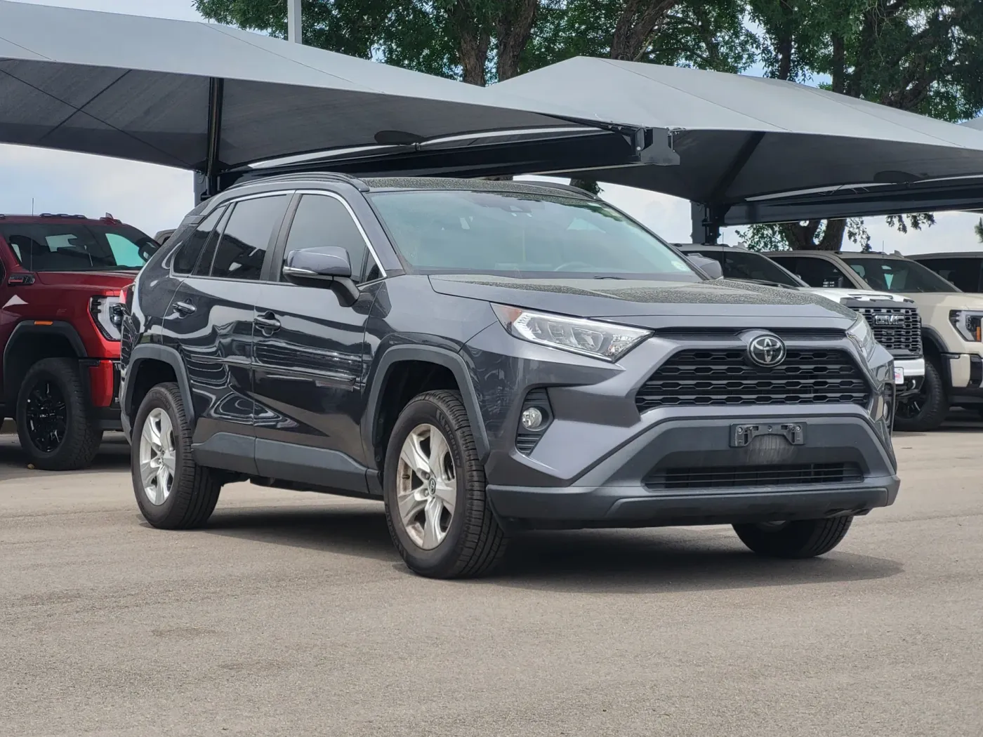 2020 Toyota RAV4 XLE | Photo 2 of 26