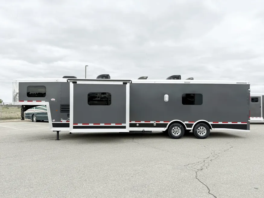 2022 Logan Coach Ultimate Sports Hauler | Photo 23 of 25