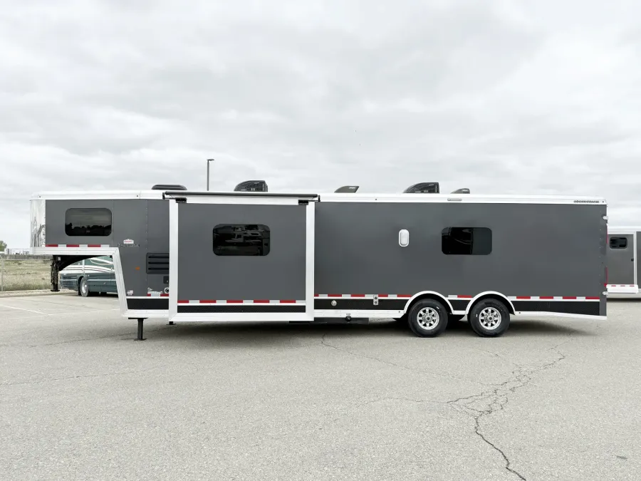 2022 Logan Coach Ultimate Sports Hauler | Photo 23 of 25