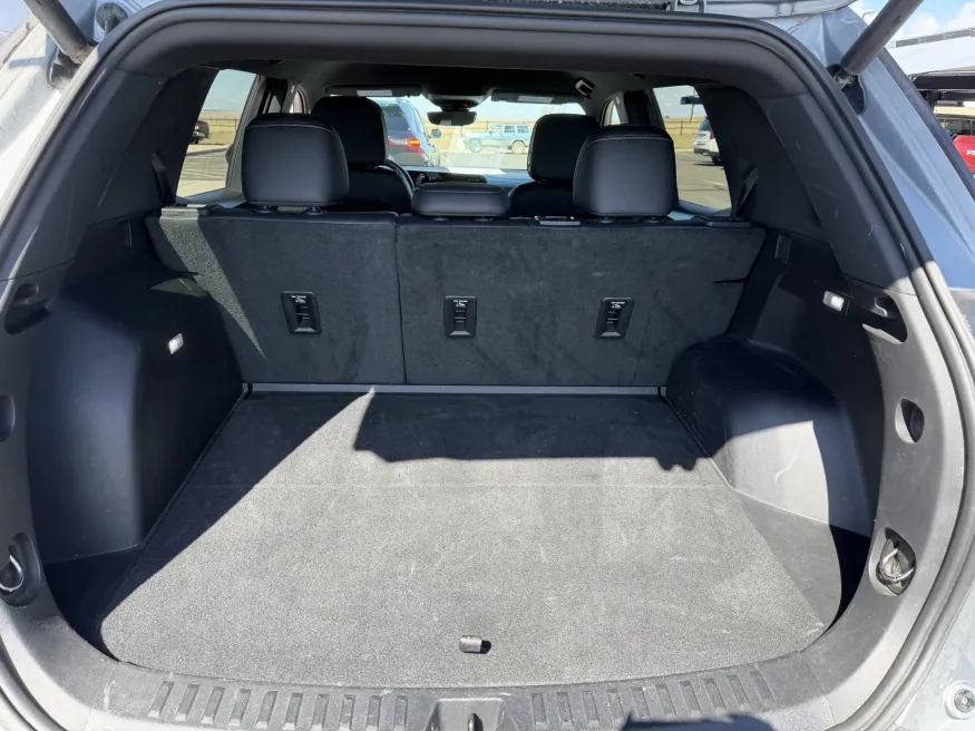 2025 Chevrolet Equinox AWD LT | Photo 7 of 18
