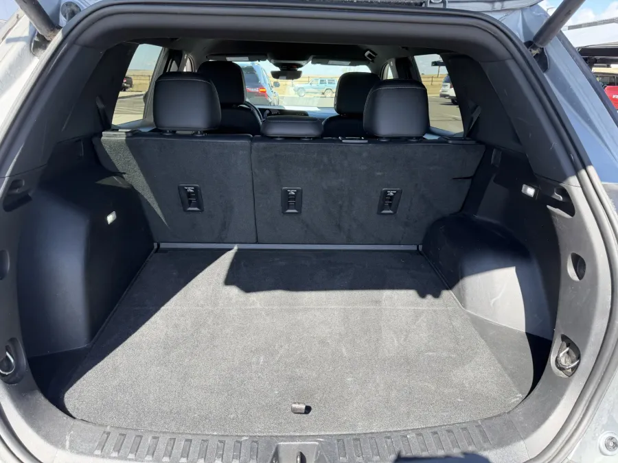 2025 Chevrolet Equinox AWD LT | Photo 7 of 18
