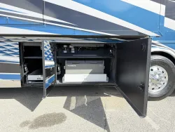 2027 Newmar Essex 4595 | Thumbnail Photo 24 of 31