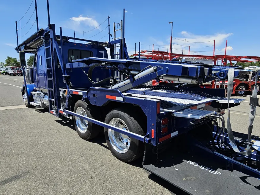2019 Western Star 4900FA | Photo 6 of 34