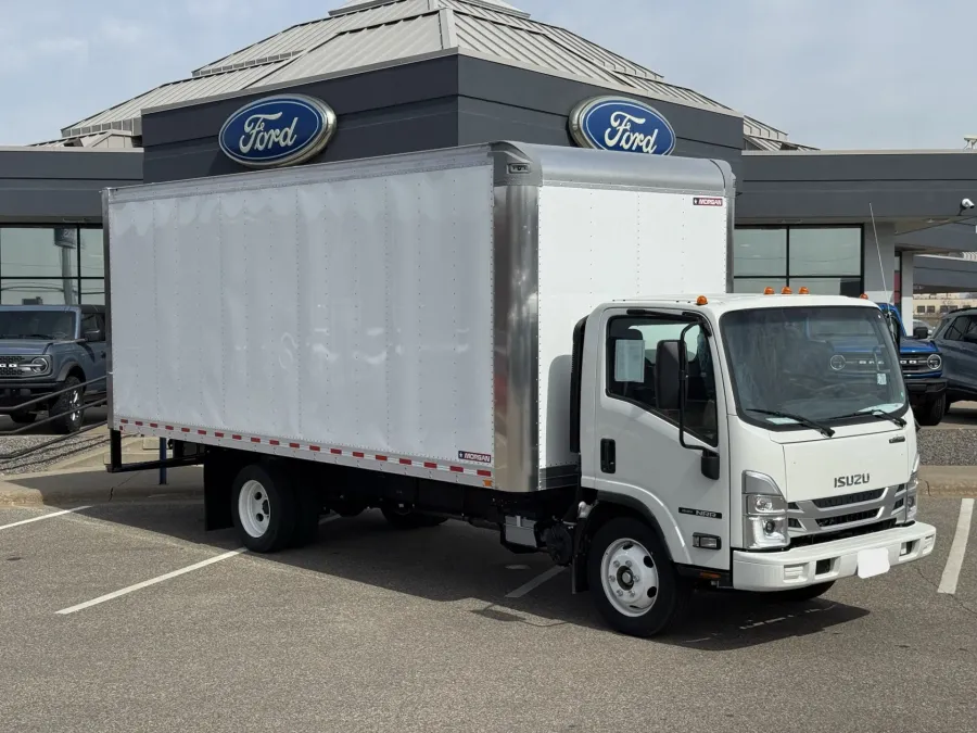 2025 Isuzu NRR GAS | Photo 1 of 21