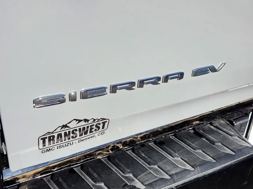 2025 GMC Sierra EV Max Range Denali | Photo 11 of 28