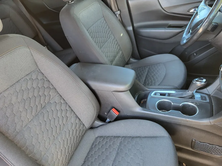 2018 Chevrolet Equinox LT | Photo 12 of 24