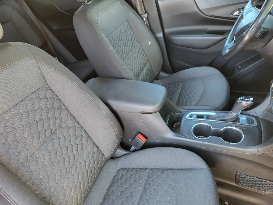 2018 Chevrolet Equinox LT | Photo 12 of 24