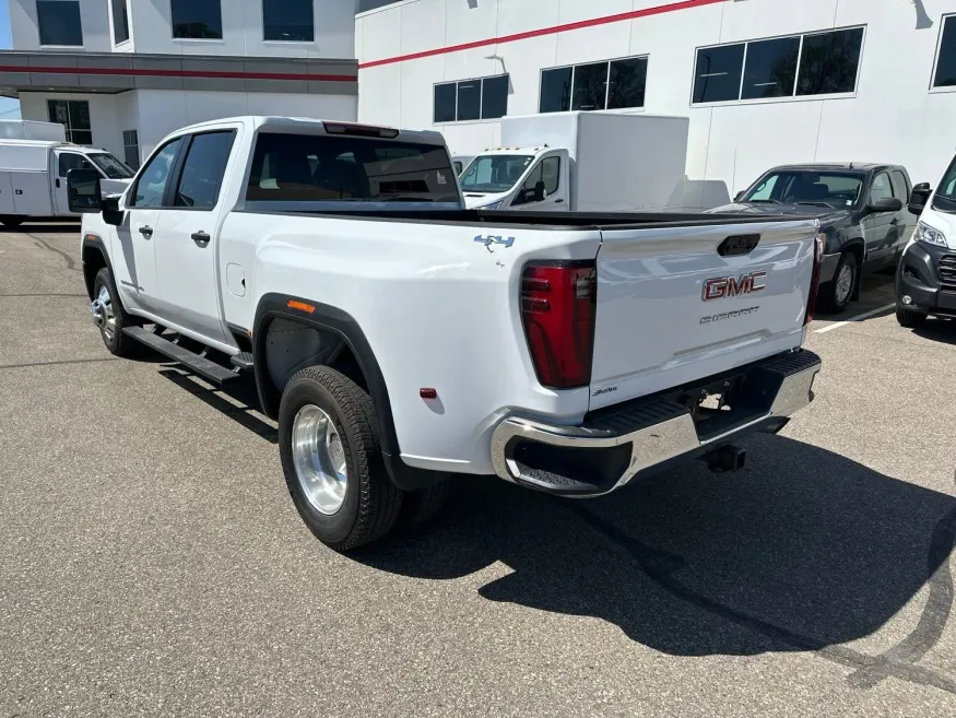2025 GMC Sierra 3500HD Pro | Photo 2 of 16