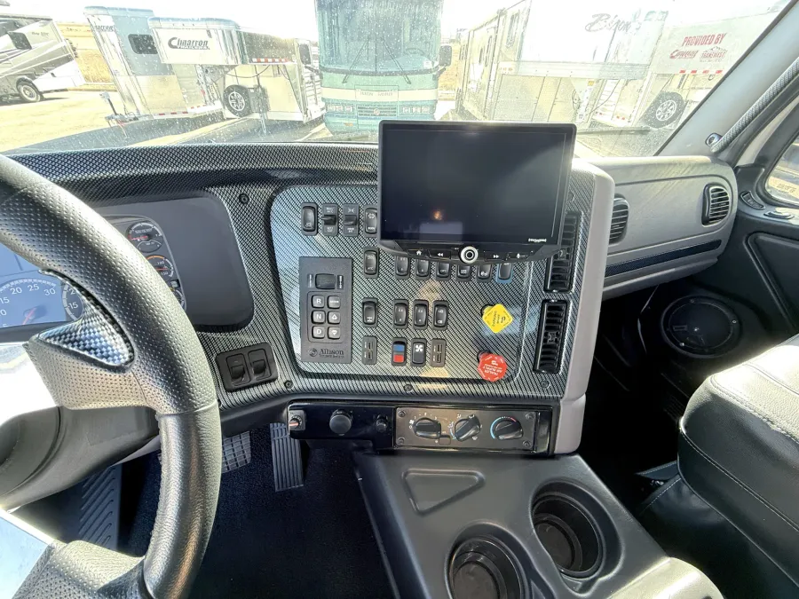 2023 Freightliner M2 106 Summit Hauler | Photo 7 of 22