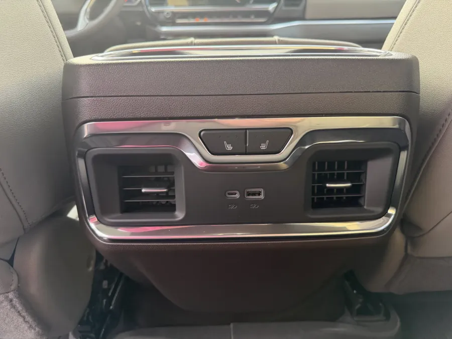 2026 Chevrolet Silverado 1500 LTZ | Photo 10 of 20