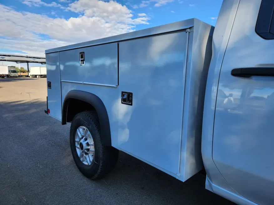 2025 GMC Sierra 2500HD Pro | Photo 18 of 32