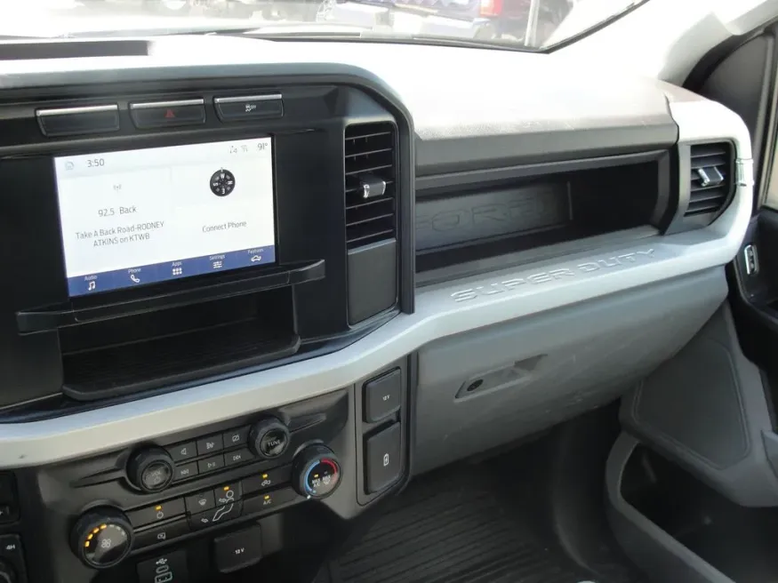 2023 Ford Super Duty F-450 XL | Photo 22 of 26