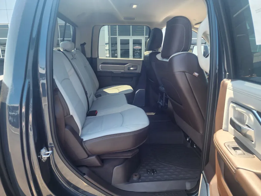 2025 RAM 2500 Laramie | Photo 14 of 27