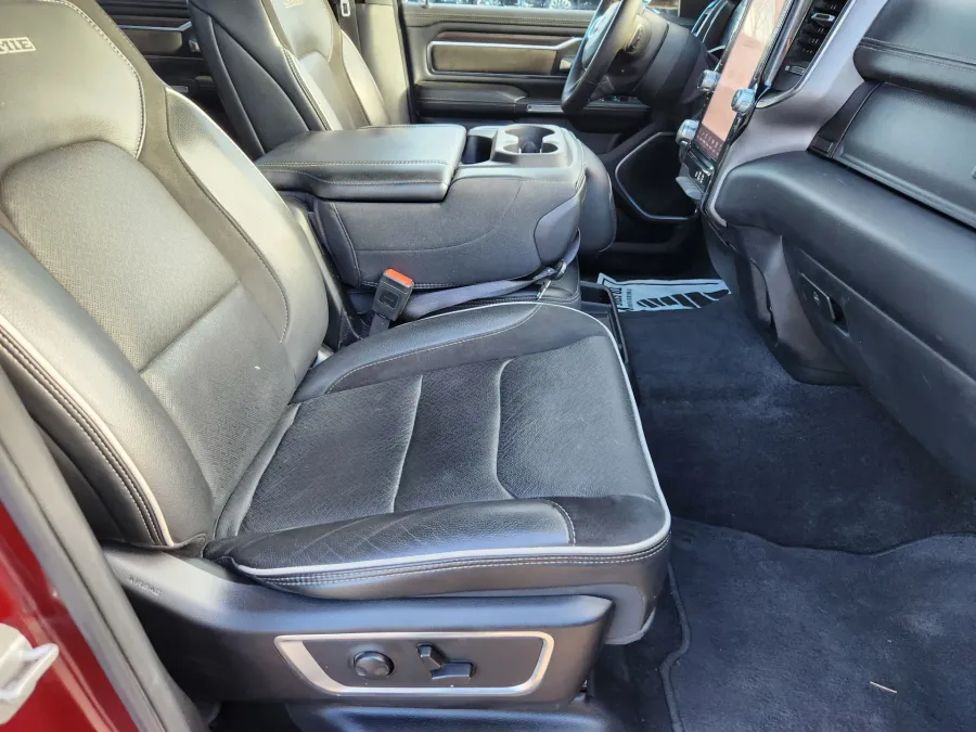 2025 RAM 1500 Laramie | Photo 16 of 28