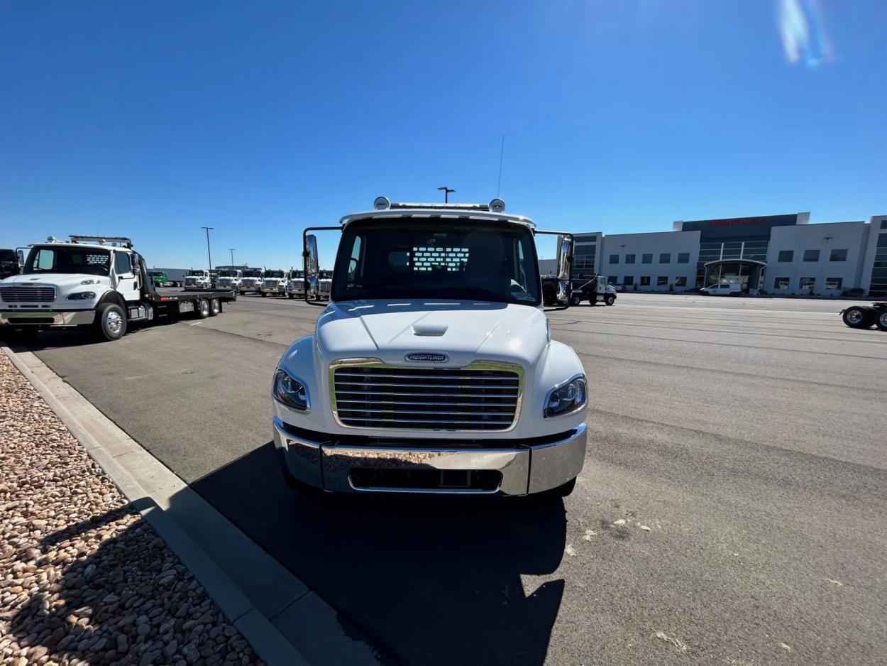2024 Freightliner M2 106 | Photo 2 of 13