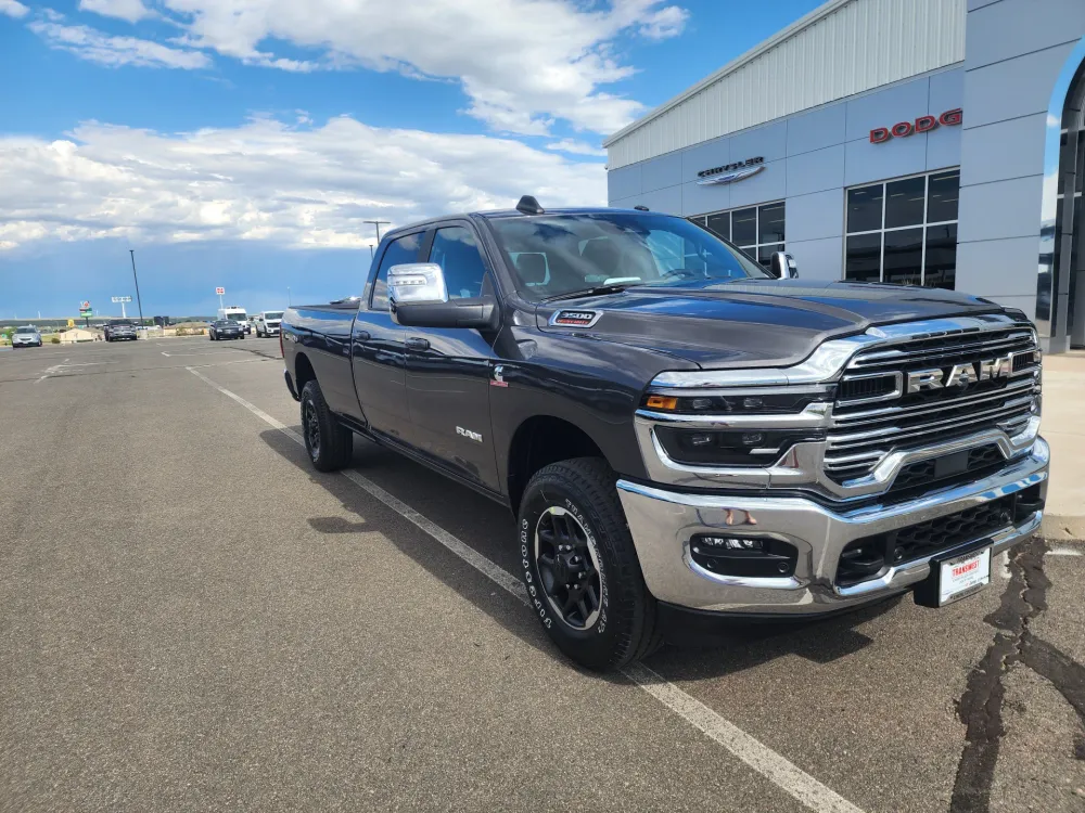 2025 RAM Ram 3500 Pickup Laramie's photo