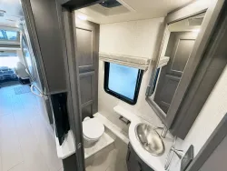 2023 Thor Inception 38MX | Thumbnail Photo 11 of 45