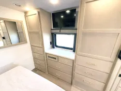 2026 Renegade Valencia 36SB | Thumbnail Photo 16 of 25