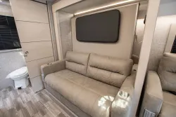 2026 Tiffin Wayfarer 25XRW | Thumbnail Photo 15 of 24