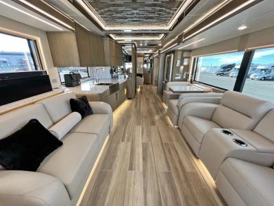 2023 Newmar King Aire 4531 | Thumbnail Photo 4 of 45