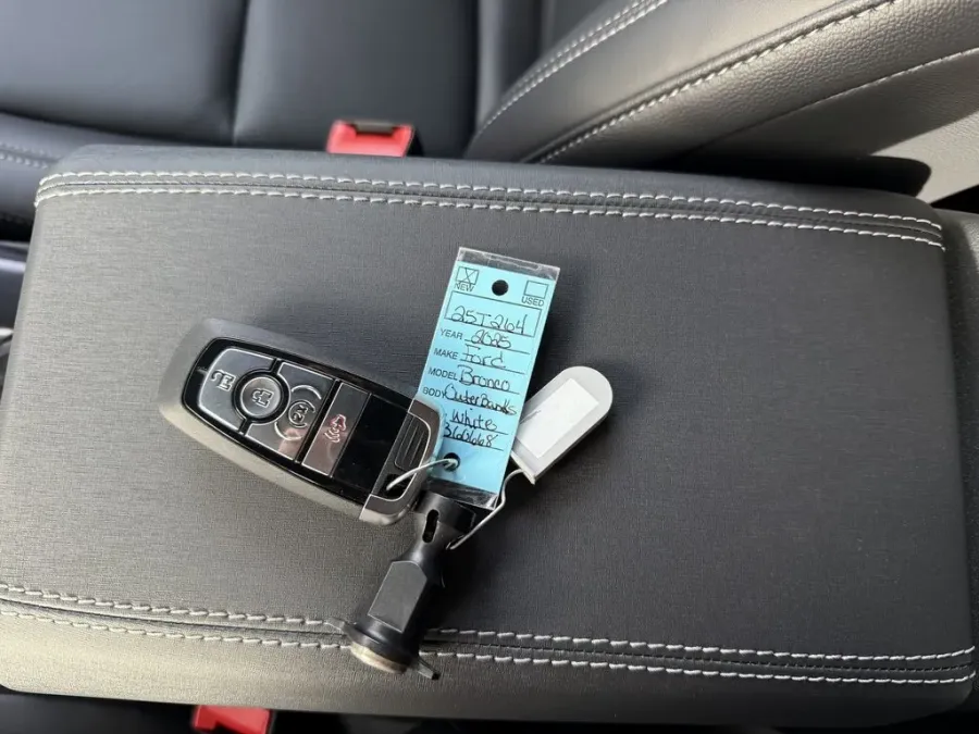 2025 Ford Bronco | Photo 23 of 28