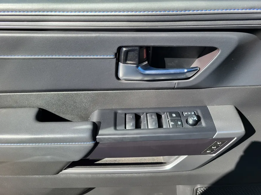 2024 Toyota Tundra 4WD Platinum | Photo 17 of 24