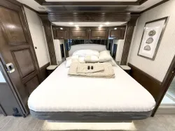 2024 Newmar Supreme Aire 4509 | Thumbnail Photo 16 of 31