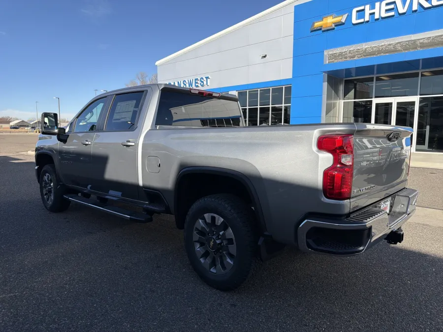 2026 Chevrolet Silverado 2500HD LT | Photo 2 of 19