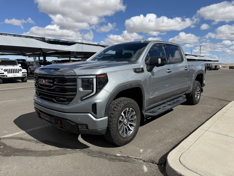 2023 GMC Sierra 1500 AT4 | Photo 3 of 21