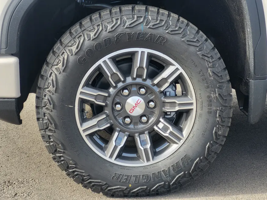 2026 GMC Sierra 1500 AT4 | Photo 9 of 27