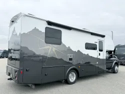 2024 Dynamax Isata 28SS | Thumbnail Photo 15 of 24