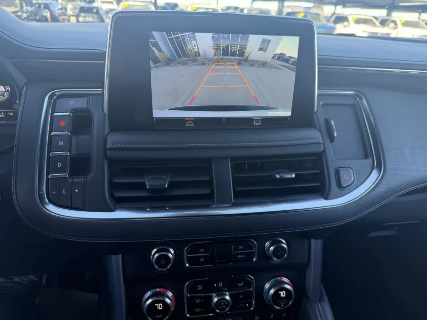 2024 GMC Yukon XL SLT | Photo 17 of 20