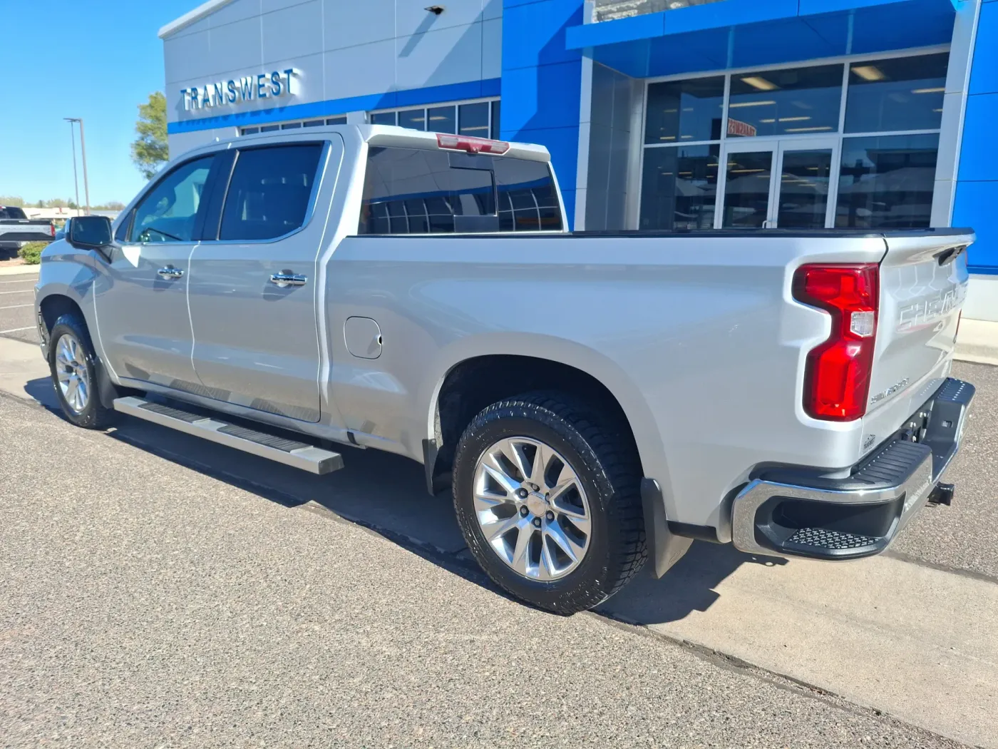 2020 Chevrolet Silverado 1500 LTZ | Photo 2 of 23