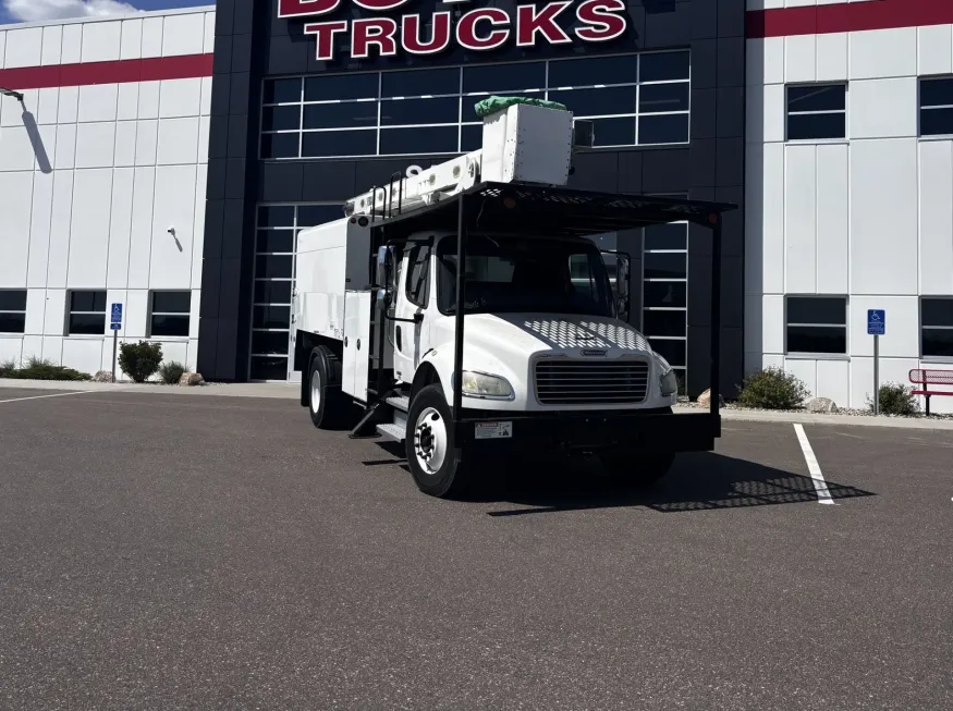 2007 Freightliner M2 106 | Photo 3 of 22