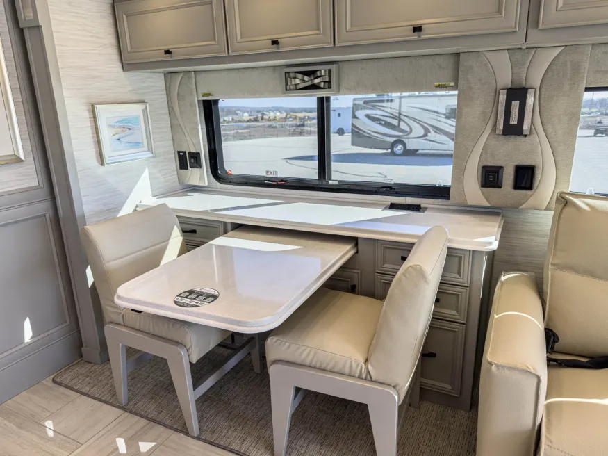 2026 Tiffin Phaeton 37 BH | Photo 18 of 43