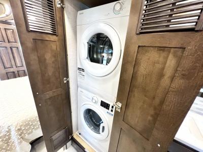 2023 Newmar London Aire 4521 | Thumbnail Photo 23 of 36
