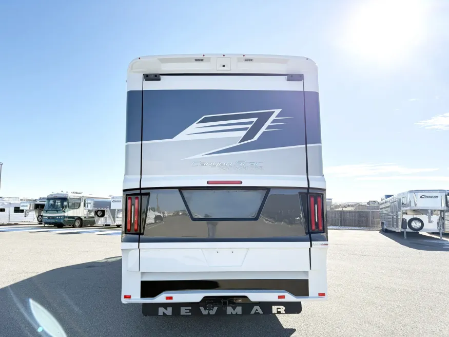 2026 Newmar Canyon Star 3947 | Photo 23 of 33